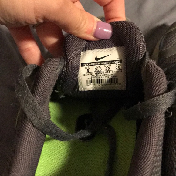 Nike’s - Picture 4 of 4